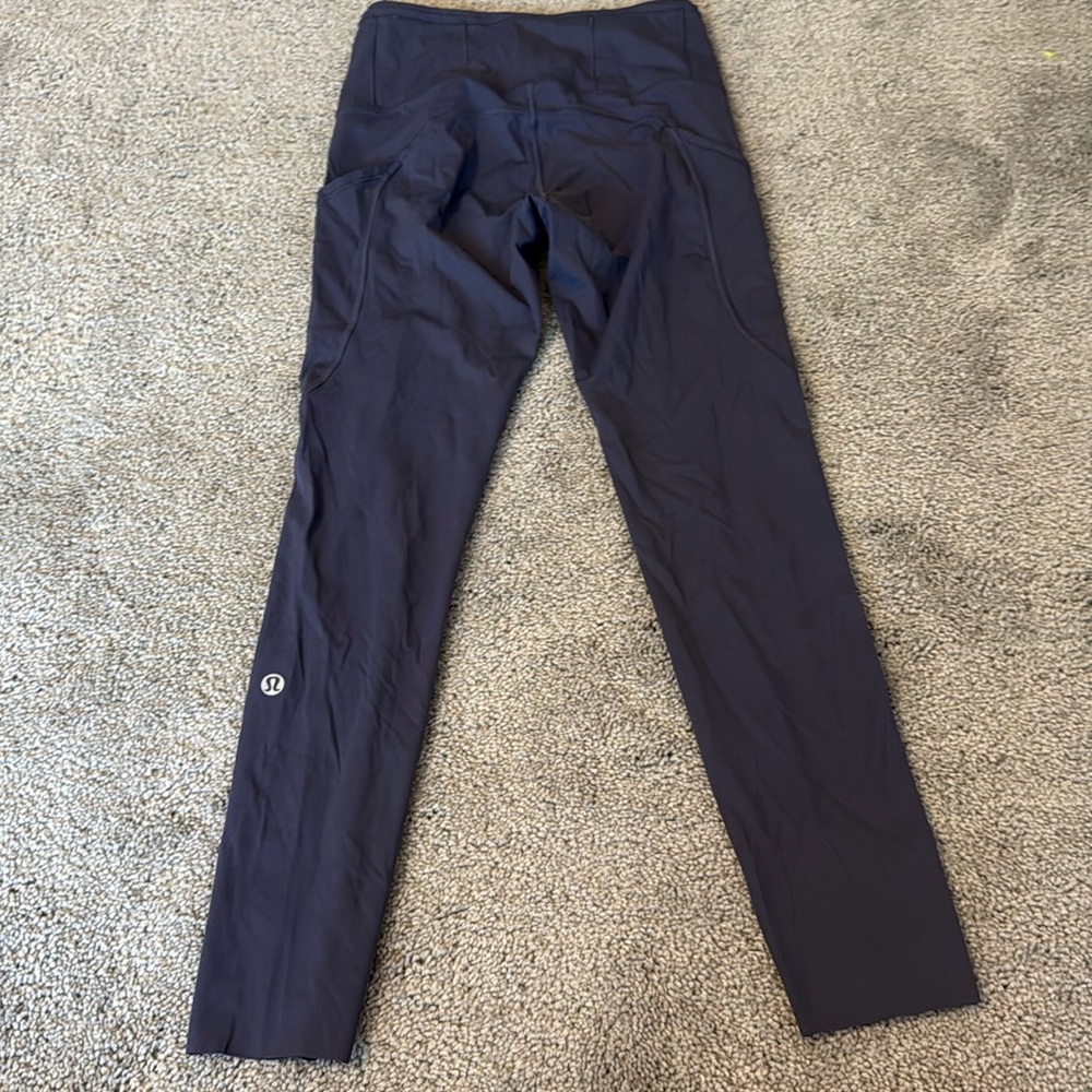 Lululemon leggings 7/8 length pockets size xs blue/gray color align